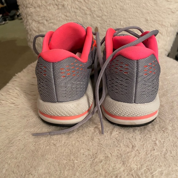 Nike running shoes - Picture 2 of 4